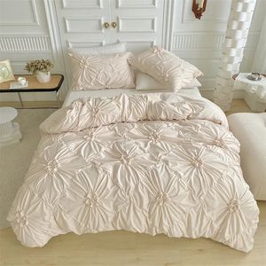 Conjuntos de cama Tridimensional Pitada Plissada Artesanato Duveta Capa Set 220x240 Sólida Torção Flores King Size Quilt 231018