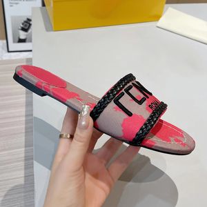 Fendisandals Designer Slajes Women F Flat Girls Slowers Sandals Sandals Pianki Runners Pink Buty Pantoufle Fendisdes 643