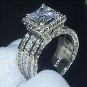Lüks Mahkeme Yüzüğü 3CT Diamond CZ Stone 925 STERLING Gümüş Nişan Düğün Bandı Halkası Kadınlar Erkekler Parmak Mücevher Hediye277Z