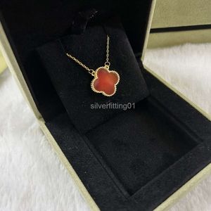 Colar de jóias de designer Trevo de quatro folhas Colar feminino 20mm corrente pendente Luxo multiuso delicado para festas de casamento elegante gargantilha atmosférica