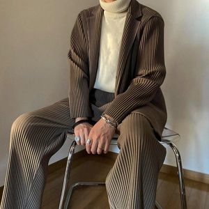 Men's Pants Lssey Miyake Homme Plisse Fashion High Street Pendulous Feeling Loose Straight Pleated Fabric Harun Casual Trousers 260