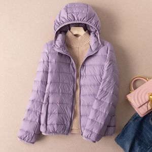 Kvinnor Down Parkas Women Autumn Jacket Ankomsterna 90% White Duck Ultra Light Fashion Hooded Keep Warm Puffer 231018