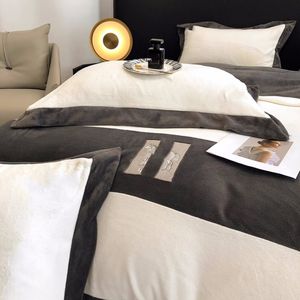 Bettwäsche-Bettwäsche-Sets Designer Vierköpfig Winterkorallen Samt-Set Flanell für Wärme Bettlaken Kontaktieren Sie uns, um Bilder mit Logo anzusehen