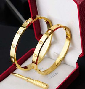 18 Charm Armband Skruvmejselarmband Bangle Designer Fashion Unisex manschett 316L Rostfritt stål pläterat 18K Gold Jewelry Party Mens Womens Luxury Armband