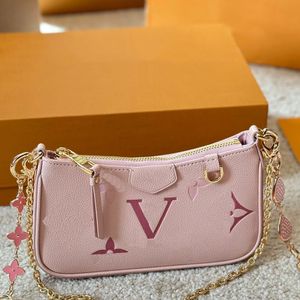 2024 Designer famoso bolsa crossbody Mini Mini Mulheres Bolsa de ombro Paris Paris Genuine Leather Angressou Alta qualidade Strawberry Cream Color Mobile Coin Bacs