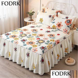 Conjuntos de lençóis Conjuntos de lençóis 3 Pcs Roupa de cama Saia de algodão Elástico Colchão Protetor de cama Er Flores Lençol Home Text Dhgarden Dhl18