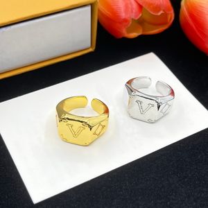 Fashionable new men's and women's generous rings Carved letter flowerDesigner Brand Luxurious Jewelry Gifts With Box