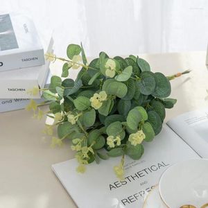 Dekorative Blumen 100PCS gefälschte Pflanzen Seide Eukalyptusblatt DIY Weihnachtsdekorationen Vase für Hausgarten Hochzeit Scrapbooking künstlich