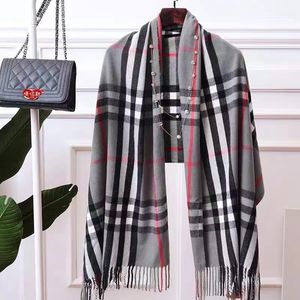 Varumärkesdesigner Scarf Cashmere Plaid Scarf Luxury Fashion Double Sided Soft Keep Shawl de Luxe Cachemire Actionoryer för kvinnor varm lång mångsidig sciarpa