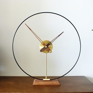 Nordic Modern Simple Spanish Clock Black Walnut Hands mässing Mute Model Table Clock Decoration