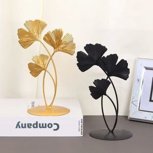 Obiekty dekoracyjne figurki 1PC Gold Ginkgo Leaf Iron Crafts Dekoracja Nowoczesna kreatywna salon Cabinet Wine Xuan Guan Home 231017