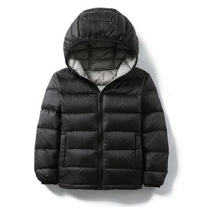 W dół płaszcz Wysokiej jakości dzieci kaczki kurtki Ultra lekkie zimowe płaszcze z kapturem dla chłopców dziewczęta przenośne wiatrówki puffy parkas 14t 231017