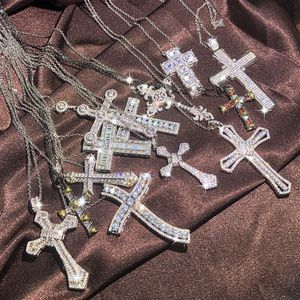 Fashion Mens Luxury Cross Necklace Hip Hop Jewelry Silver White Diamond Gemstones Pendant Women Halsband228o