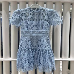 Runway Dresses 2023 European designer designed sky blue snowflake lace cut-out dress311p