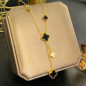 Four-leaf clover designer pendant necklace Classic fashion Gold jewelry fringe Double wedding Christmas gift collarbone chain