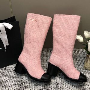 Stivali al ginocchio da donna Designer Pelle di vitello Tacco grosso 6 cm Tweed Slip On Knight Scarponi da neve per motociclisti Outdoor Classico Rosa Nero Trama trapuntata con Jeans Con Sacchetti per la polvere