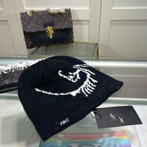 Luxuriöse Designer-Beanie-Mütze, einfache mehrfarbige, hochelastische Mütze mit Buchstabendruck, lässig, einfarbig, für den Außenbereich, warm