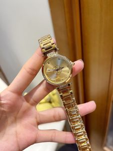 2023 novo clássico elegante designer relógio mulheres mens panthere moda quartzo movimento relógios tanque quadrado mulheres ouro prata relógios Montre de Luxe business17