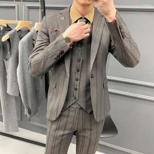 Abiti da uomo Smoking da sposo Abito da sposa per uomo Tre pezzi Autunno coreano a righe Business Casual Slim