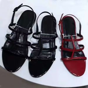 Sommar sandal designer skor mode läder damer sko romerska platt botten sandaler strand loafers metall knapp sexig bankett kvinnor skor stor storlek 35-40-41 med låda