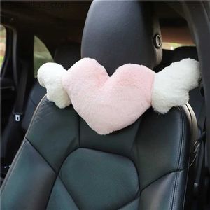 Sitt kuddar Hjärtformad bil Huvudstöd Plush Love Neck Pillow Seat Universal Lumbal Pillow Support Accessories Back Car Cushion Q231018