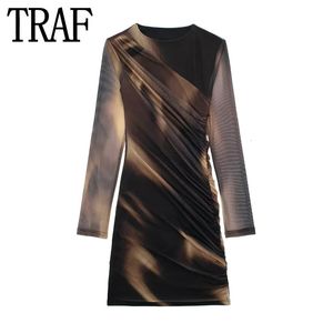 Abiti sexy urbani TRAF 2023 Abito in tulle con stampa Donna Mesh Mini Bodycon Donna Autunno increspato Manica lunga Corto Elegante Party 231018