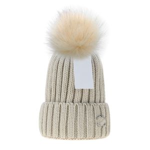 Modedesigner Monclir 2023 Autumn and Winter New Sticked Wool Hat Luxury Sticke Hat Officiell webbplats Version 1: 1 Craft Beanie 7 Färg 023