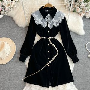 프랑스 슈퍼 불멸의 헵번 작은 검은 드레스 가을/겨울 긴 슬리브 폴로 폴로 목이 허리 슬림 한 싱글 아-라인 골드 벨벳 드레스