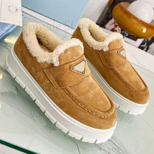 Lüks kadın monolit gündelik elbise ayakkabıları süet yün deri loafers tasarımcı üçgen logo platform spor ayakkabılar dişli üçgen p loafers sıcak yün ayakkabılar c1019-2