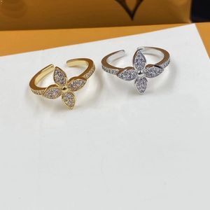 Classics Diamonds V Letter Flowers Open Rings Men's and Women's Couple Ring Designer Brand Luxurious Jewelry Supply Holiday Christmas Gifts With Box HLR3 --01