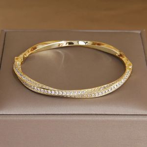 Bangle Korea Japanese Delicate Zirconia Twist Charm Bangles for Women Fashion Brand Jewelry Crystal Bracelets Accessories 231019