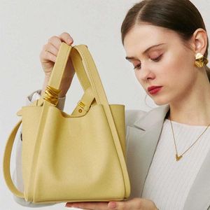 Kvällspåsar mode kvinnor läder hink lyx designer väska unika plånböcker och handväskor mjuk kohud axel dagligen 2023
