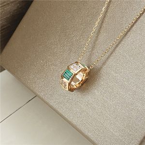 designer naszyjnik moda luksusowa biżuteria damska skorupa 18K różana złota łańcuch diamentowy czerwony zielony wąż naszyjniki biżuterii