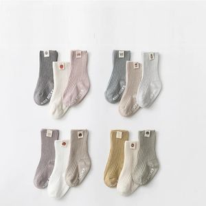 Calcetines para niños 3 pares de ropa de otoño para niños, algodón suave, sin hueso, suelto, elástico, cálido, para bebé, tubo medio, suelo antideslizante 231019