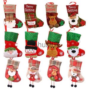 Juldekorationer Nytt år 2024 Julstrumpor Tyg Santa Claus Socks Gift Barn Candy Bag Snowman Deer Pocket Hanging Christmas Tree Decoration X1