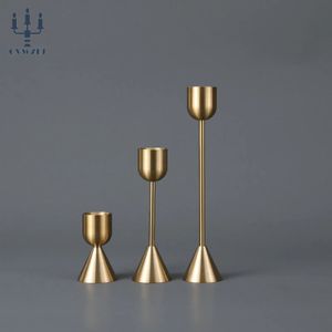 Candle Holders European Goldblack Metal Candlestick Wedding Table Romantic Decoration Christmas Year Bar Party Home Decor 231018