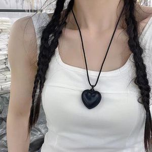 Pendanthalsband Vintage Balck Neck Chain Classic Romantic Heart for Women Trendy Jewelry Utsökta koreanska modesmycken