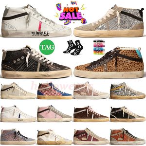2024 Top Fashion Leather Suede Designer Casual Shoes Women Mens Mid Star Platform Sneakers Bourgogne Glitter Silver Vintage Paris Italy Brand Flat Sports Trainers