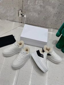 Kvinnor blockerar sneakers designer skor höst vinter ull kalvskinn läder casual små vita skor lyxplattform utomhus mode sneakers storlek 35-40