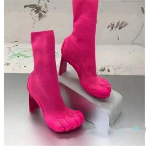 أصابع الجورب أحذية تمتد من النسيج أحذية الكاحل على غرار الجدة الكعب العالي للنساء كعب القدمين خارج أحذية الصلبة لون