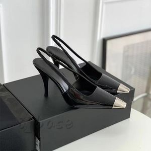 Tasarımcı Lüks Yüksek Topuklu Elbise Ayakkabı Kadın Spor Ayakkabı Patent Deri Klasikler Altın Ton Siyah Nuede Kadınlar Sandalet Partisi Düğün Muhteşem Ofis Ayakkabı