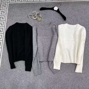 23SS Autumn Womens tröja Klassisk bokstav Emed Knit Top Simple Round Neck Knitwear Designer Ströja Kvinnor Långärmad tröjor stickade tröjor