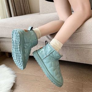 Górne buty zamszowe buty śnieżne dla kobiet w zimowych krótkich rękawach zagęszczone bawełniane buty skórzane górne nowe dzieciak wodoodporne dla kobiet ciepłe izolacja dla kobiet