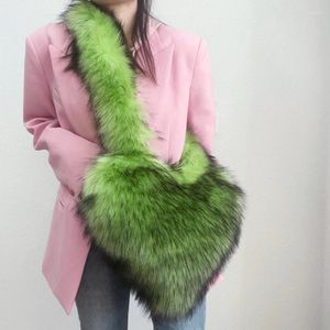 Umhängetaschen Frauen Tasche Liebesförmige Faux Waschbären Pelz Plüsch Mode Design Große Kapazität Personalisierte Retro Damen Umhängetasche
