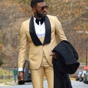 Mäns kostymer champagne män bröllop svart sjal lapel man blazer smal fit terno masculino kostym homme brudgum tuxedos 3 -stycken kappbyxor