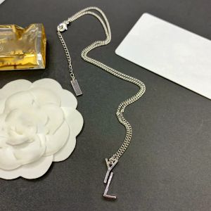 Designers smycken hänge halsband fast färg bokstav design halsband mode klassisk stil smycken valfri gåva med låda g2310192pe-3