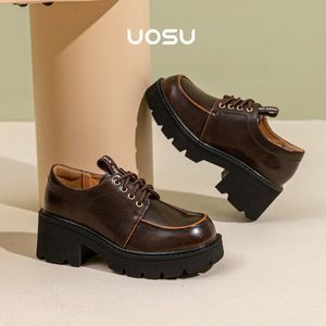 Scarpe eleganti Scarpe oxford da donna Mocassini stringati Stile retrò Materiale in pelle crosta Piattaforma robusta Punta tonda Scarpe fatte a mano 231018