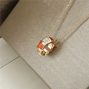 luxury necklace pendant Necklace stainless steel jewelry woman shell 18K rose gold silver chain red green snake necklaces designer jewelrys christmas party gift