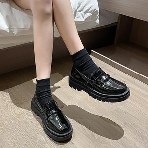 Scarpe eleganti giapponesi a testa tonda piccole in pelle stile britannico nero con piattaforma retrò college loaf 231019