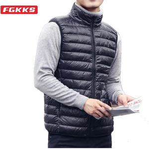 Mens Down Parkas FGKKS Fashion Brand Men Vest Coats Winter Casual Sleeveless Lightweight Duck Male 231018